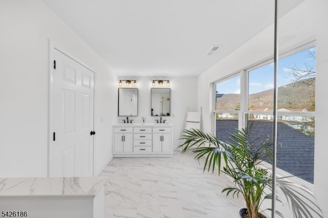 1 Hornbeam Way, Hardyston Twp., NJ 07419