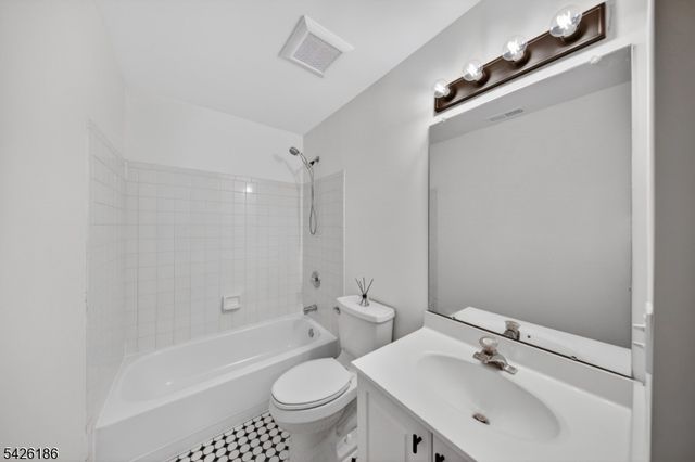 1 Hornbeam Way, Hardyston Twp., NJ 07419