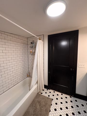 700 Maplewood Ln, Nashville, TN 37216