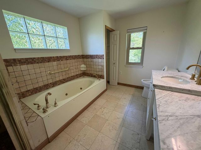 21707 Lilac Lane, Southfield, MI 48033