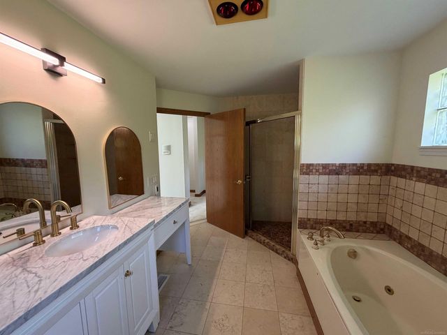 21707 Lilac Lane, Southfield, MI 48033