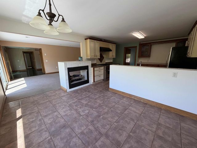 21707 Lilac Lane, Southfield, MI 48033