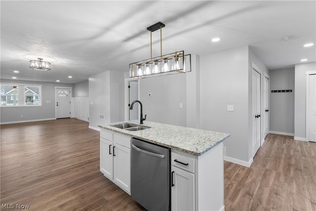 2351 Heston Drive, Lake Milton, OH 44429