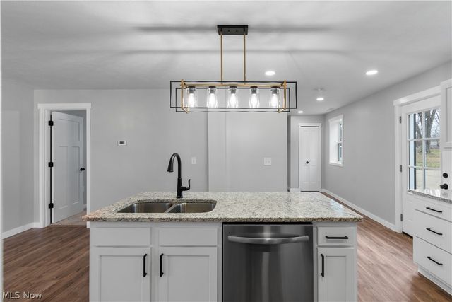 2351 Heston Drive, Lake Milton, OH 44429