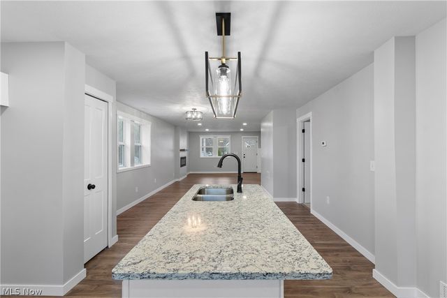 2351 Heston Drive, Lake Milton, OH 44429