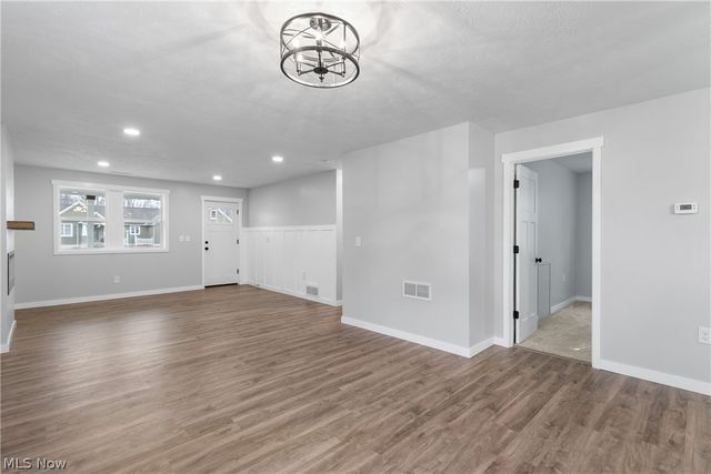 2351 Heston Drive, Lake Milton, OH 44429