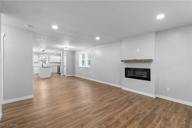 2351 Heston Drive, Lake Milton, OH 44429