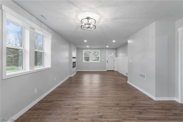 2351 Heston Drive, Lake Milton, OH 44429