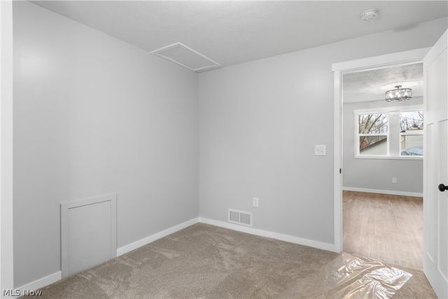 2351 Heston Drive, Lake Milton, OH 44429