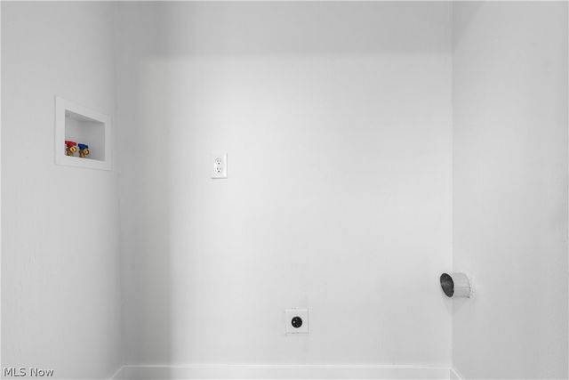 2351 Heston Drive, Lake Milton, OH 44429