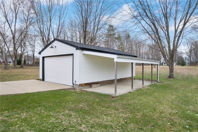 2351 Heston Drive, Lake Milton, OH 44429