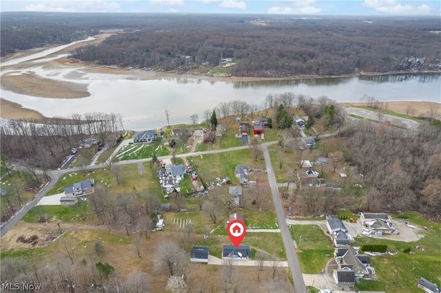 2351 Heston Drive, Lake Milton, OH 44429