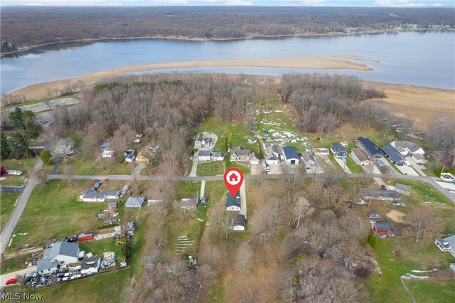 2351 Heston Drive, Lake Milton, OH 44429