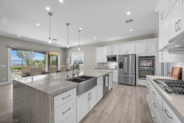 286 Besame Court, Las Vegas, NV 89138