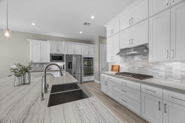 286 Besame Court, Las Vegas, NV 89138