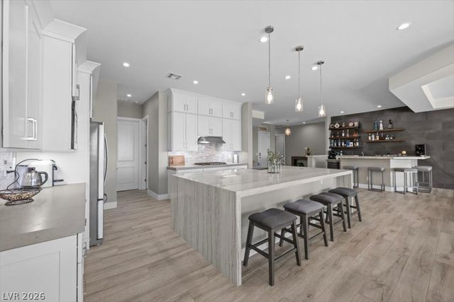 286 Besame Court, Las Vegas, NV 89138