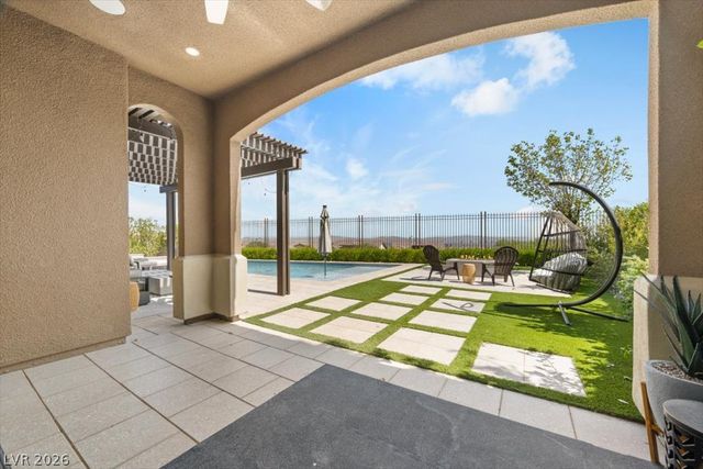 286 Besame Court, Las Vegas, NV 89138