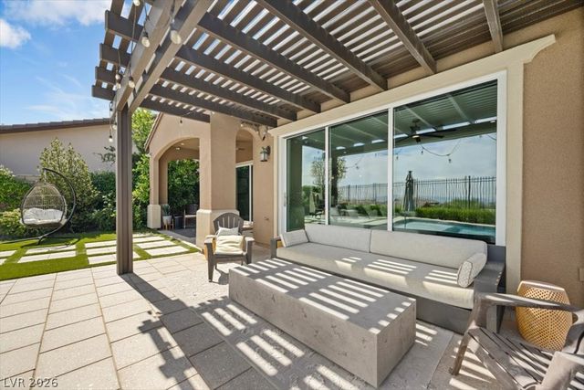 286 Besame Court, Las Vegas, NV 89138