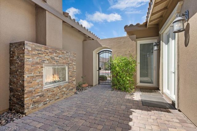 286 Besame Court, Las Vegas, NV 89138