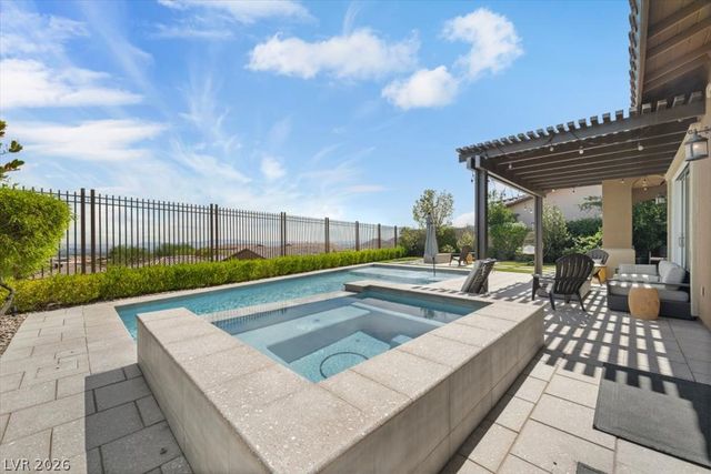 286 Besame Court, Las Vegas, NV 89138