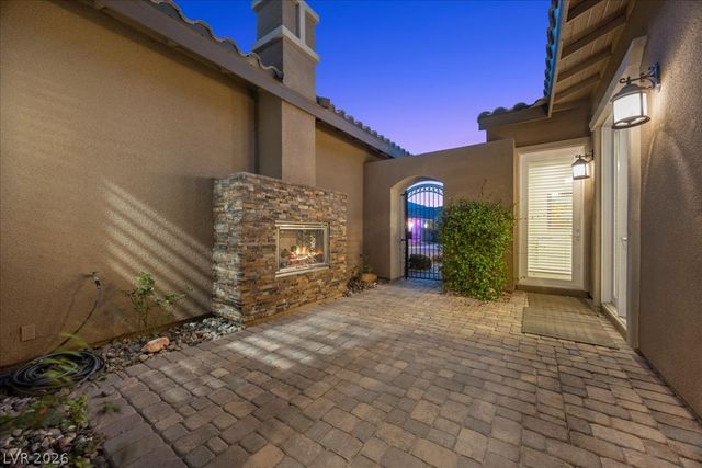 286 Besame Court, Las Vegas, NV 89138