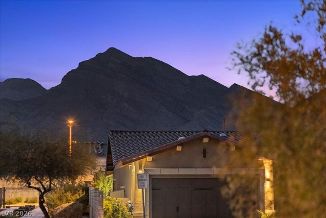 286 Besame Court, Las Vegas, NV 89138