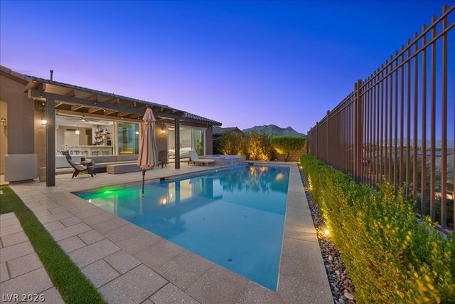 286 Besame Court, Las Vegas, NV 89138