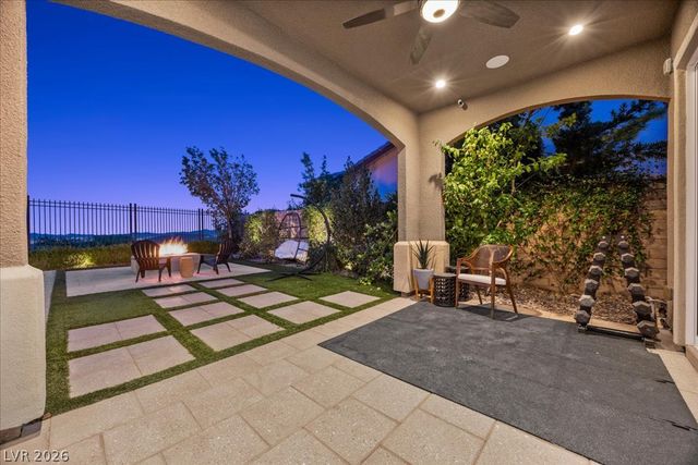286 Besame Court, Las Vegas, NV 89138