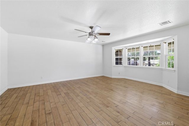 41050 13th Street W, Palmdale, CA 93551