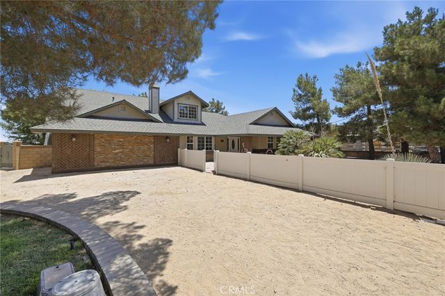 41050 13th Street W, Palmdale, CA 93551