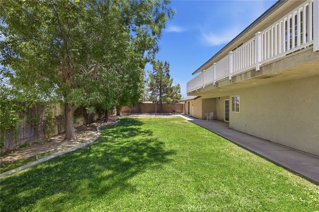 41050 13th Street W, Palmdale, CA 93551