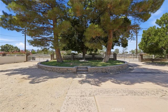 41050 13th Street W, Palmdale, CA 93551
