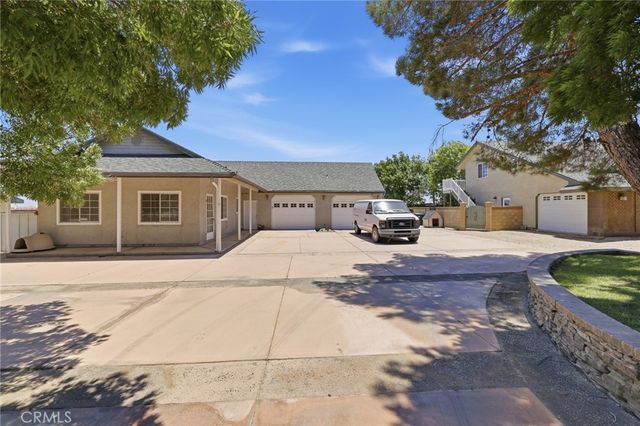41050 13th Street W, Palmdale, CA 93551