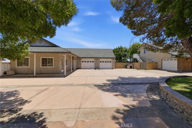 41050 13th Street W, Palmdale, CA 93551