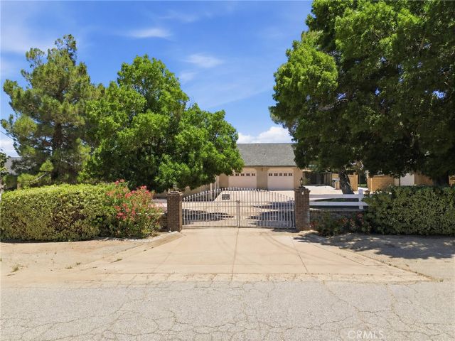 41050 13th Street W, Palmdale, CA 93551