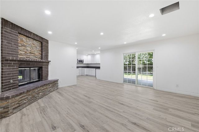 41050 13th Street W, Palmdale, CA 93551