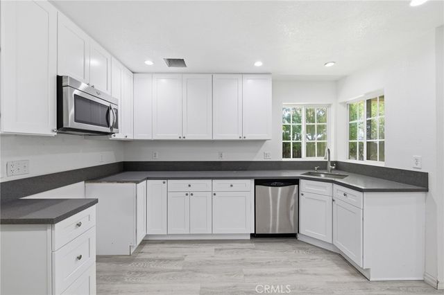 41050 13th Street W, Palmdale, CA 93551