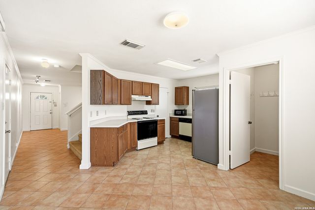 8942 KENTON CT, San Antonio, TX 78240