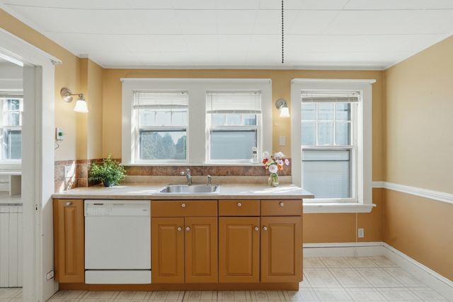 17 Sawin St, Natick, MA 01760