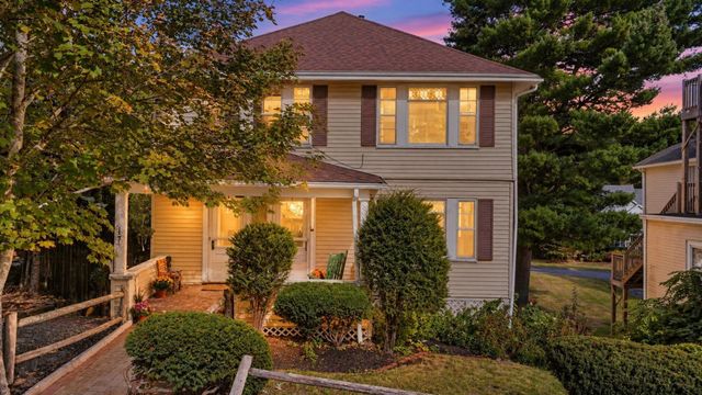 17 Sawin St, Natick, MA 01760