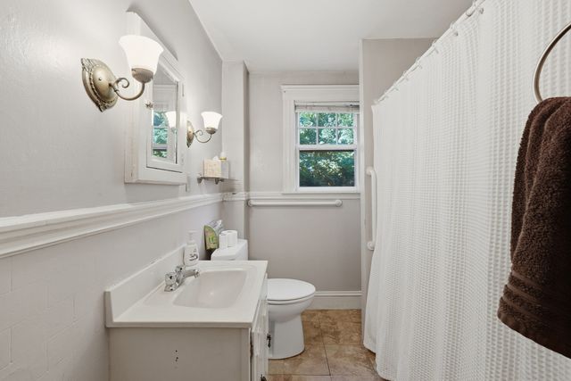 17 Sawin St, Natick, MA 01760