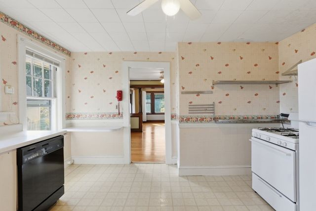 17 Sawin St, Natick, MA 01760