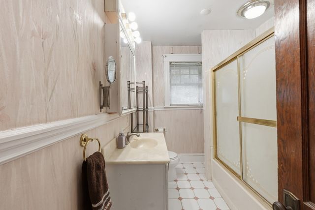 17 Sawin St, Natick, MA 01760