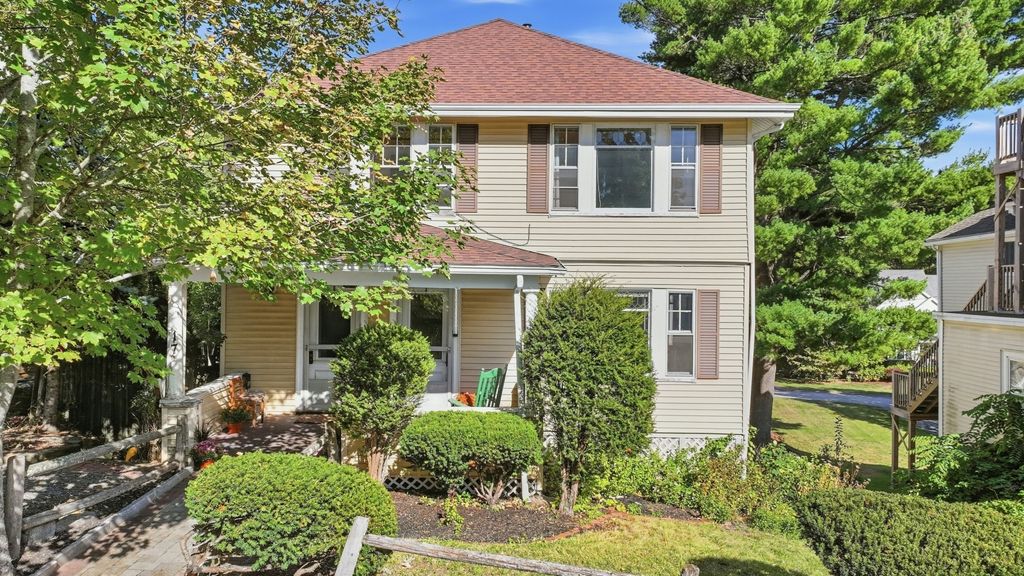 17 Sawin St, Natick, MA 01760