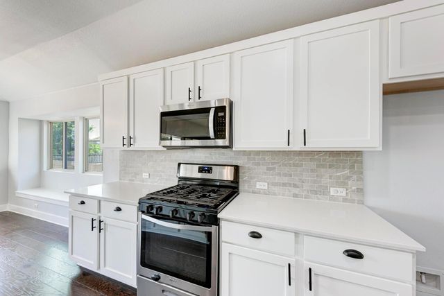 189 Tailwind DR, Kyle, TX 78640