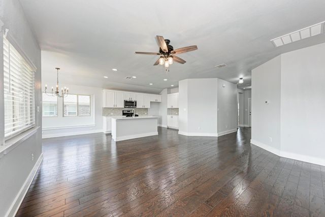 189 Tailwind DR, Kyle, TX 78640