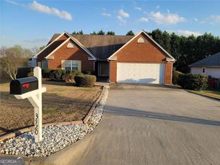 3520 Stagecoach Pass, Ellenwood, GA 30294