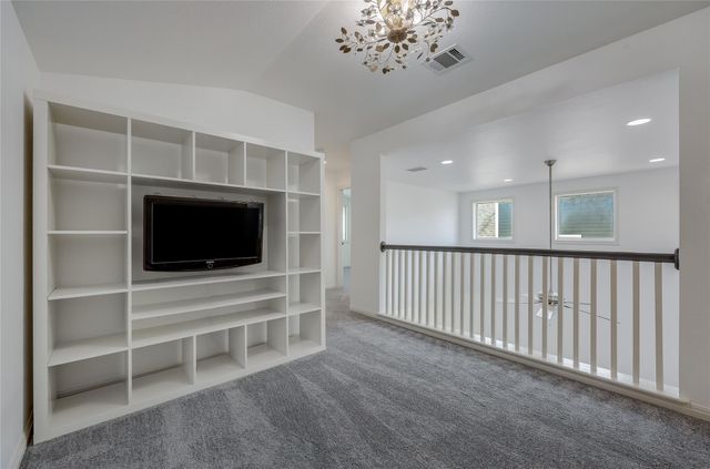 445 Venture BLVD S, Point Venture, TX 78645