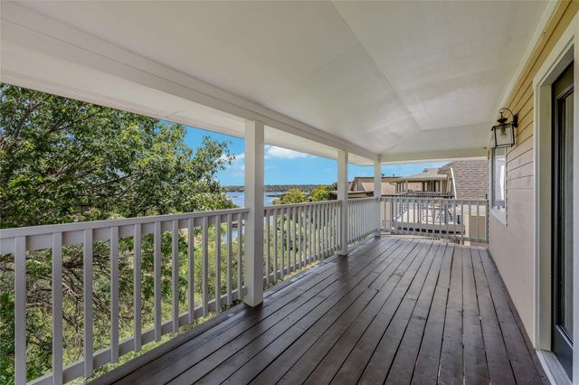 445 Venture BLVD S, Point Venture, TX 78645