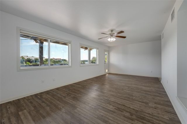 445 Venture BLVD S, Point Venture, TX 78645
